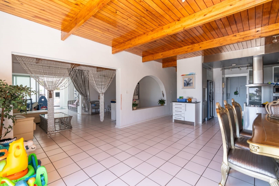 6 Bedroom Property for Sale in Welgelegen Western Cape